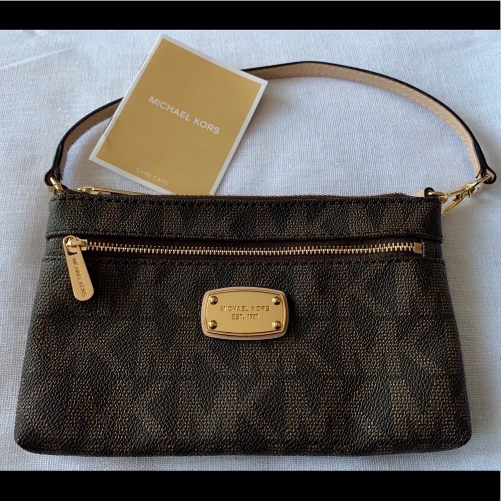 NWOT Michael Kors ORIGINAL LOGO Wristlet